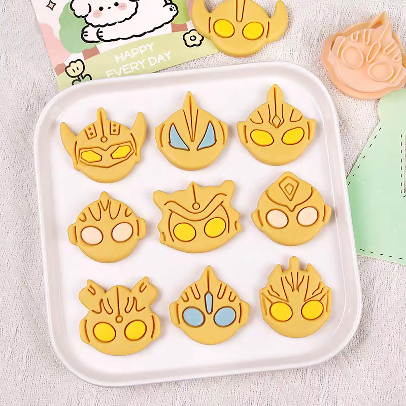 Kitchen Baking Area - قالب بسكويت سلسلة أنيمي ألترامان الشهيرة،