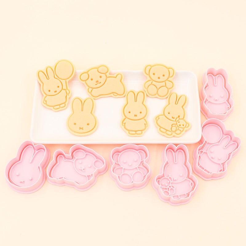 قالب بسكويت كرتوني من سلسلة مي - مراجعة Kitchen Baking Area وسعره